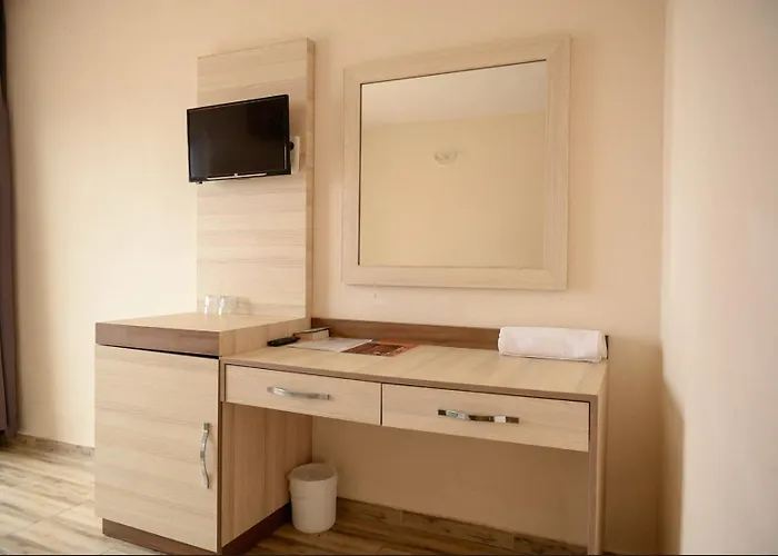 Ant Butik 3* אלאניה