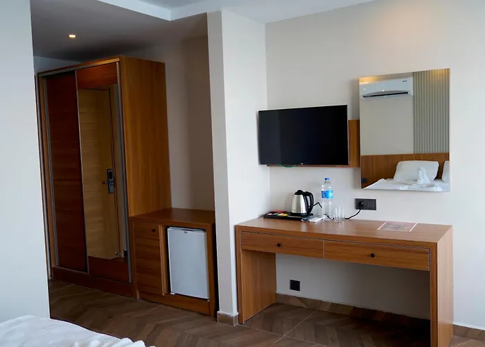 Ant Butik 3* אלאניה